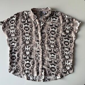 Cropped button up blouse, size 4